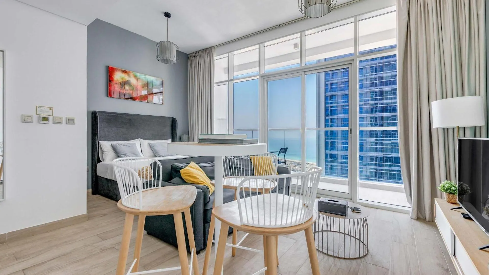Knokey Dubai Marina Comfortable Apartments With Pool And Gym