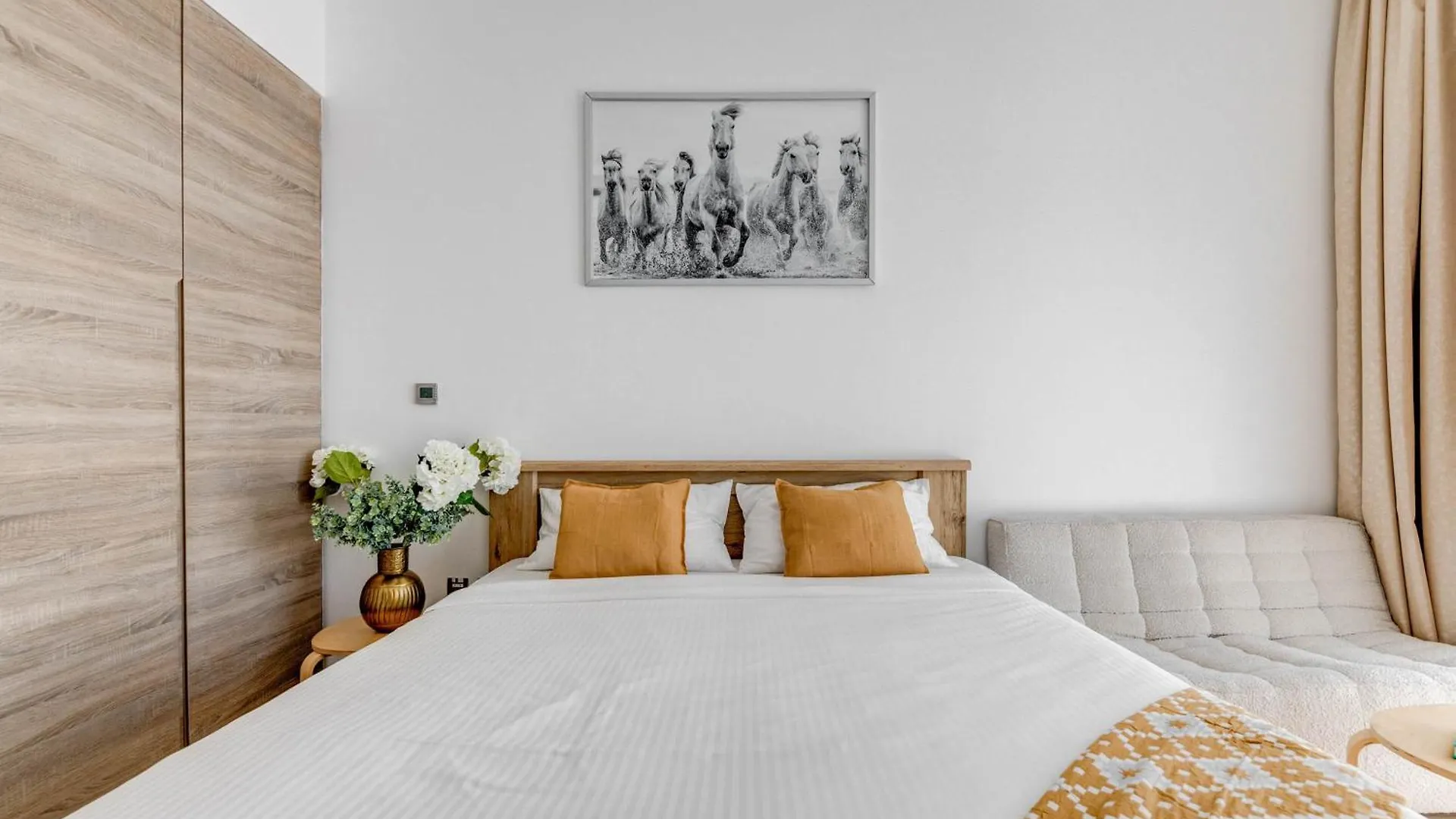 Knokey Dubai Marina Comfortable Apartments With Pool And Gym United Arab Emirates