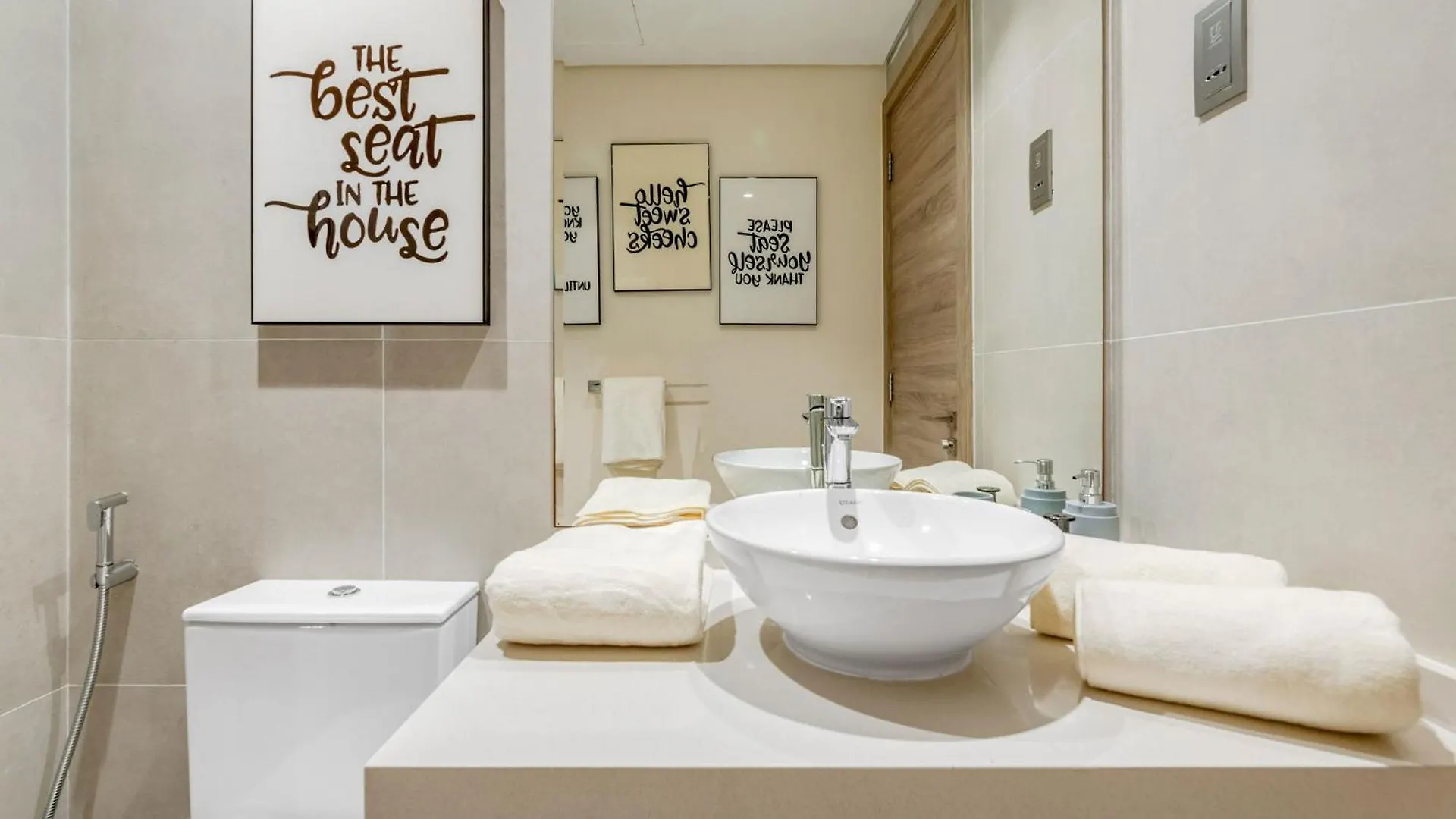 Knokey Dubai Marina Comfortable Apartments With Pool And Gym 0*,