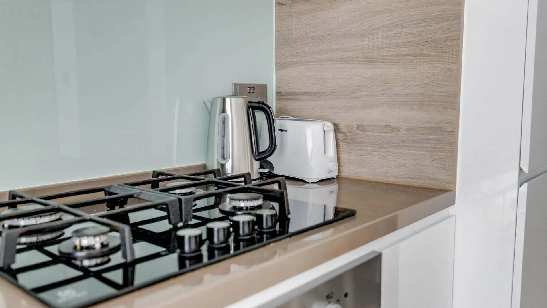Knokey Dubai Marina Comfortable Apartments With Pool And Gym United Arab Emirates
