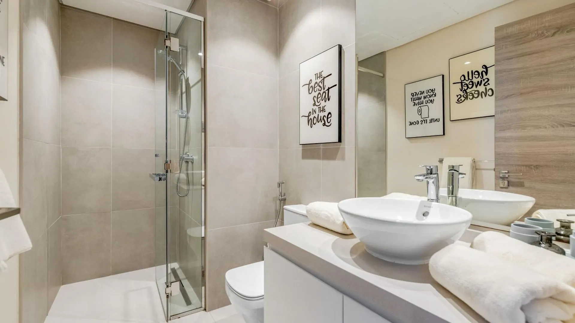 Knokey Dubai Marina Comfortable Apartments With Pool And Gym