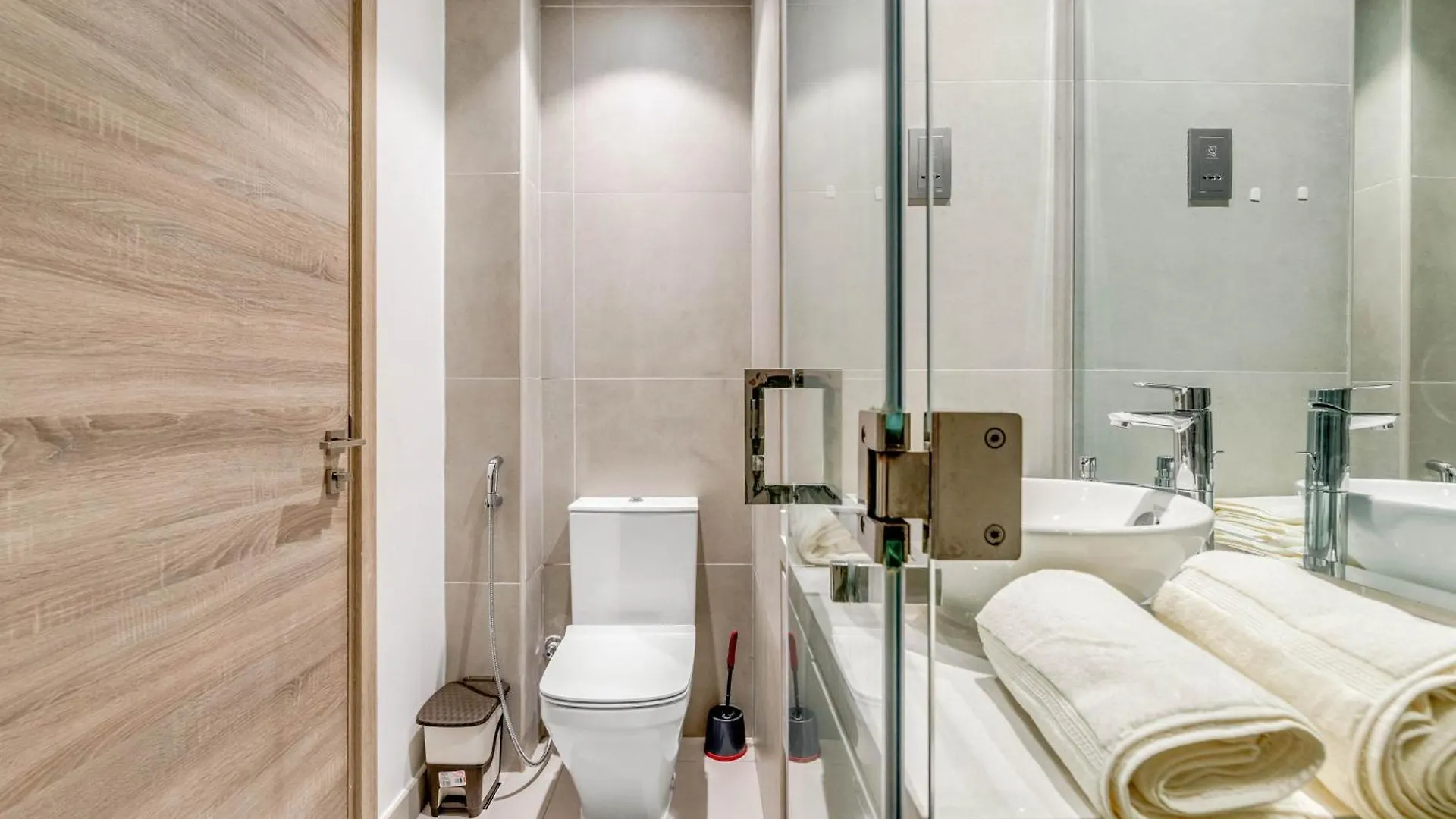 Knokey Dubai Marina Comfortable Apartments With Pool And Gym United Arab Emirates