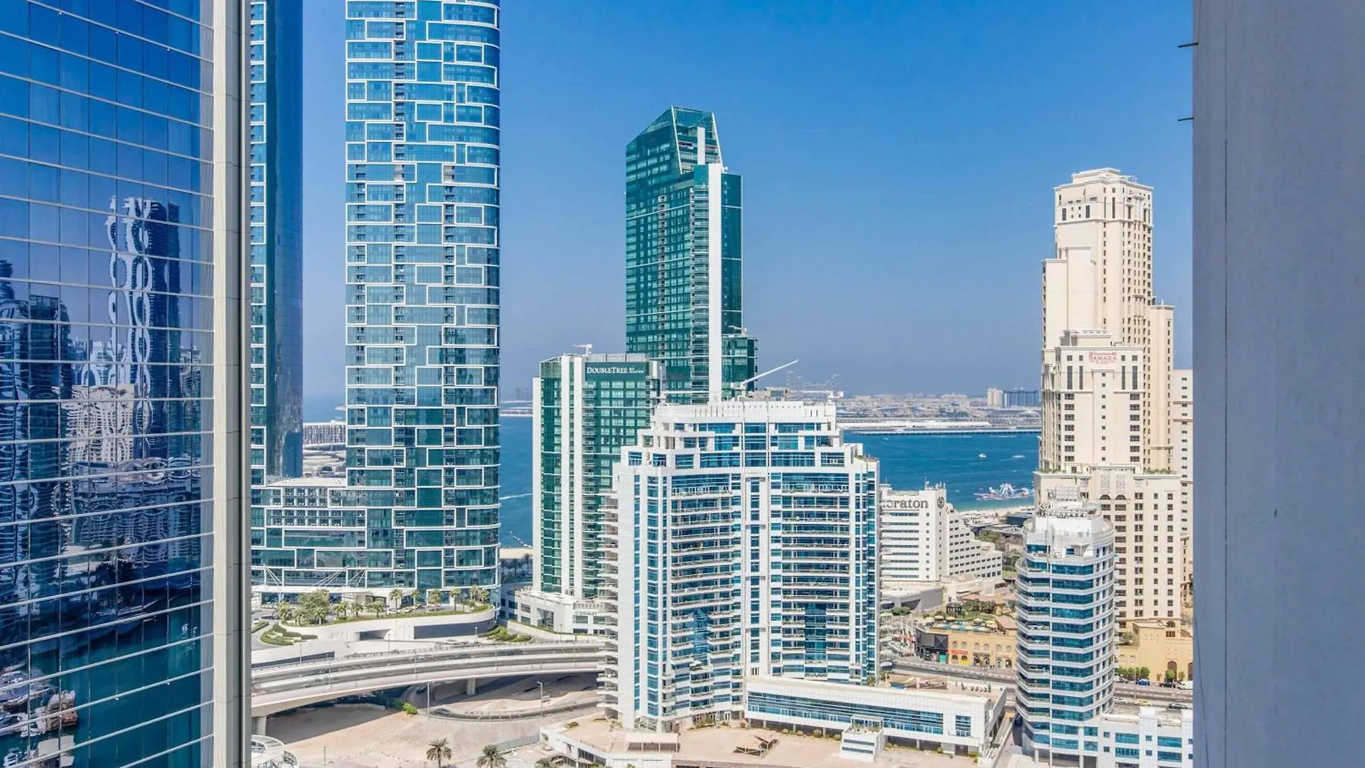 Knokey Dubai Marina Comfortable Apartments With Pool And Gym